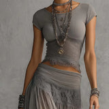 Adriana | Tweedelige grijze set met kanten top en geplooide maxi-rok