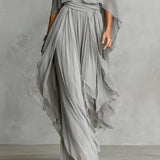 Rosalía | Grijze chiffon set met off-shoulder top en broek