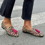 Loafers met dierenprint en fuchsia franjes voor een speelse look