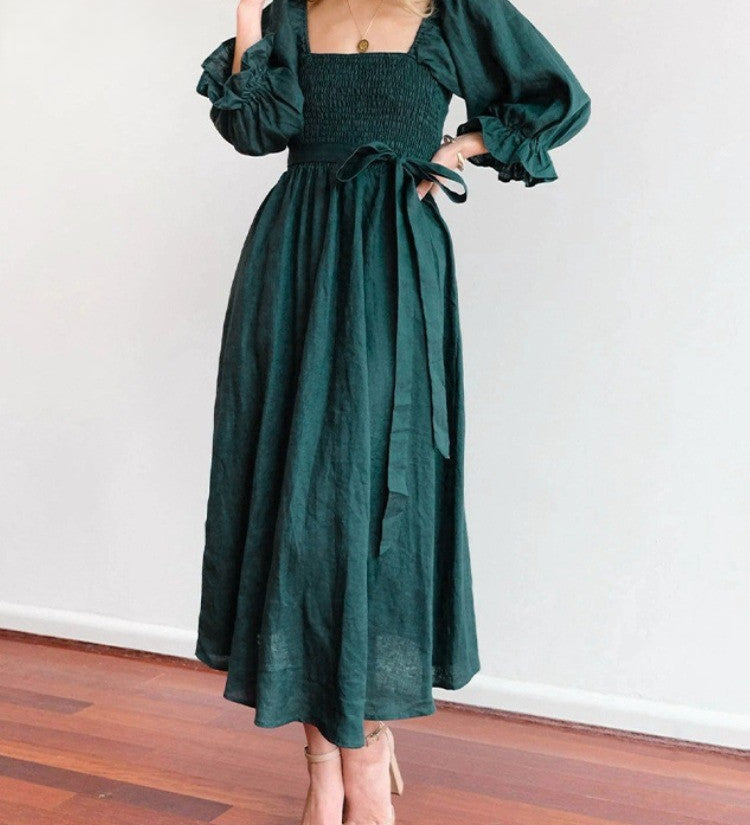 Noëlle | Jurk met volant mouwen en elegante French-style pasvorm