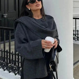 Yuna | Cape Jas met Elegante Drapering en Warme Stof