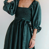 Noëlle | Jurk met volant mouwen en elegante French-style pasvorm