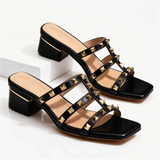 Sandalen met gouden studs en vierkante neus voor een stijlvolle look