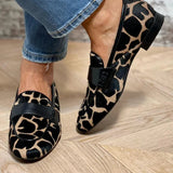 Loafers met dierenprint en zwart elegant detail