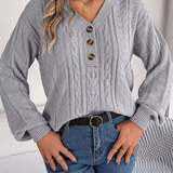Olivia | Trui met knoopdetail op schouders en zachte comfortabele stof