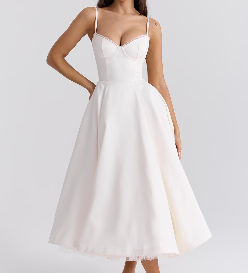 Selina | Feestjurk met zachte silhouet en taillecorrectie