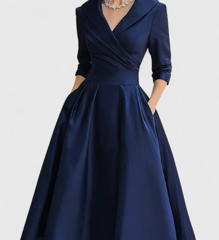Satijnen jurk met vintage charme en flatterende snit