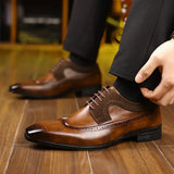 Leren veterschoenen met tijdloze elegantie en verfijnd silhouet