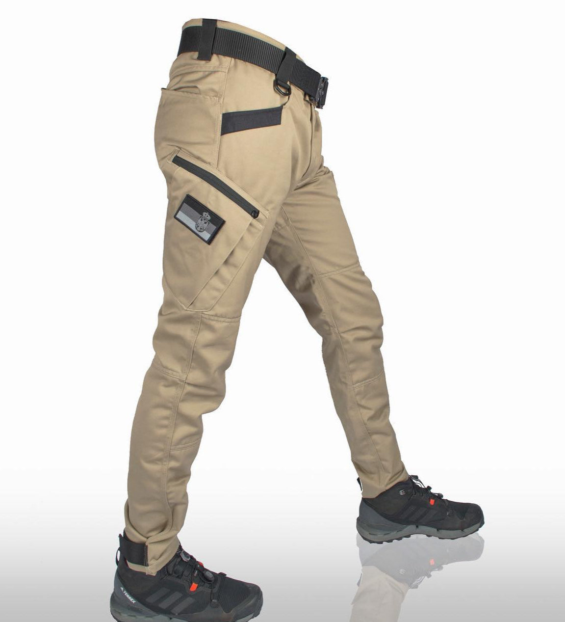 Tactische broek met praktische zakken en duurzame stof
