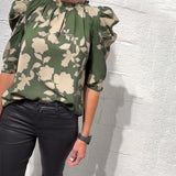 Blouse met bloemenprint en gepofte mouwen voor een vrouwelijke look