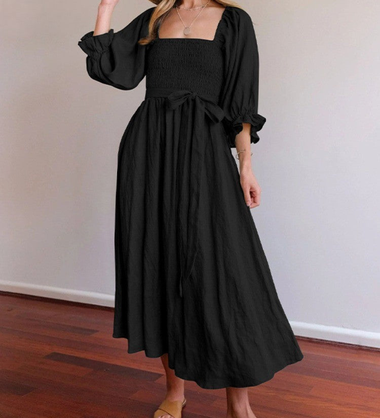 Noëlle | Jurk met volant mouwen en elegante French-style pasvorm