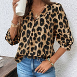 Blouse met luipaardprint en V-hals voor een speelse look