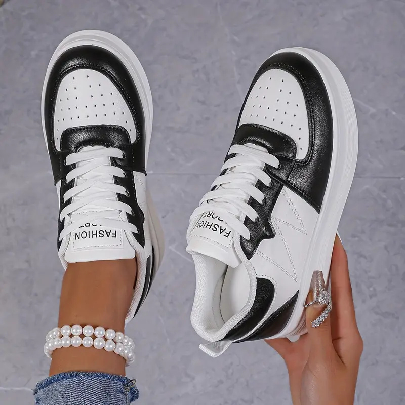 Orthopedische sneakers met brede teenruimte en voetboogondersteuning