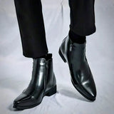 Leren laarzen met broguedetails en gepolijste afwerking