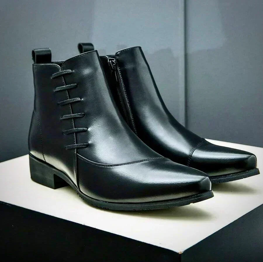 Leren laarzen met broguedetails en gepolijste afwerking