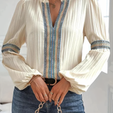 Nala | Kanten blouse met borduurdetails en elegante uitstraling