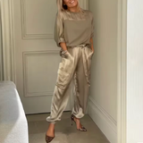 Tweedelige Set met elegante pasvorm en zachte stof