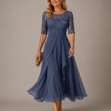 Rose | Elegante midi-jurk met kant en transparante mouwen