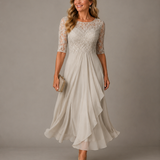 Rose | Elegante midi-jurk met kant en transparante mouwen