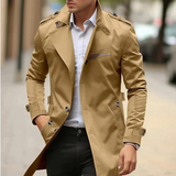 Trenchcoat met klassieke strakke lijnen en lichtgewicht pasvorm