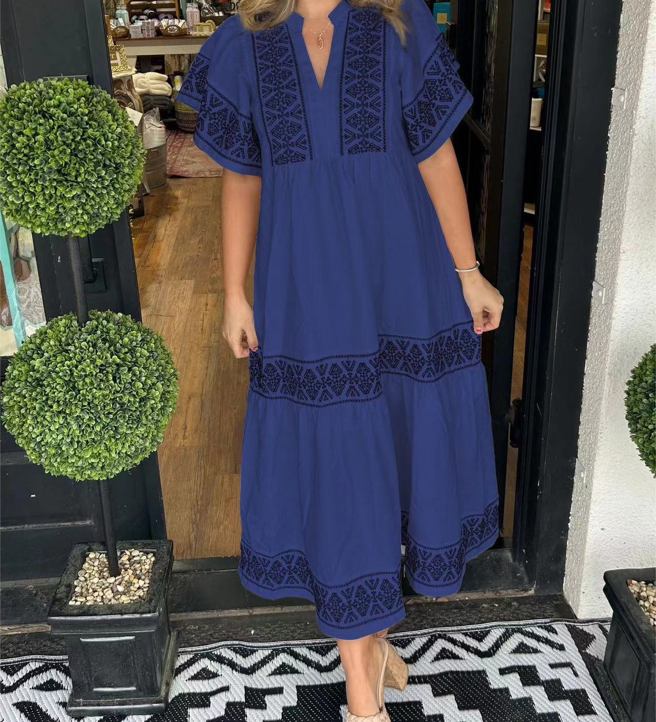 Wendelien | Maxi jurk met V-hals en geborduurde details in bohemian stijl