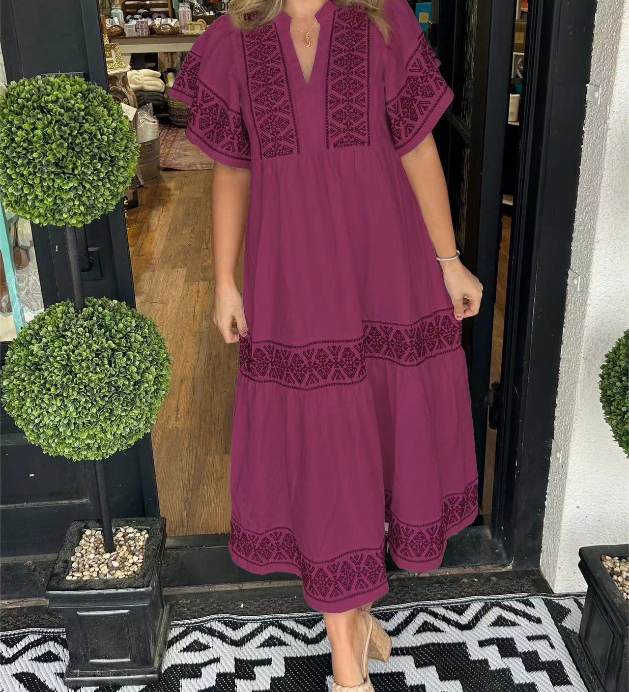 Wendelien | Maxi jurk met V-hals en geborduurde details in bohemian stijl