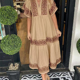 Wendelien | Maxi jurk met V-hals en geborduurde details in bohemian stijl