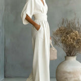 Leandra Mono Esencial con Escote en V