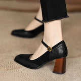 Klassieke Pumps met Vierkante Neus en Vintage Brogue-Details