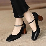 Klassieke Pumps met Vierkante Neus en Vintage Brogue-Details
