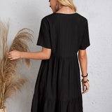 Esme | Zomerjurk met V-hals en speelse ruches voor elegante dagen