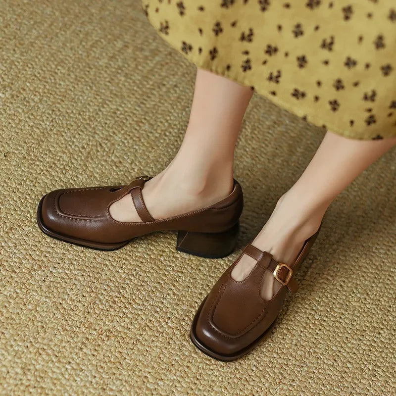 T-bandschoenen met vierkante neus en stabiele hak voor vintage look