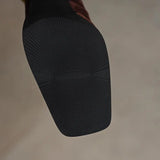 Klassieke Pumps met Vierkante Neus en Vintage Brogue-Details