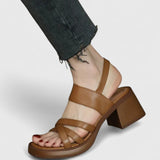 Elegante sandalen met Romeins design en gekruiste bandjes