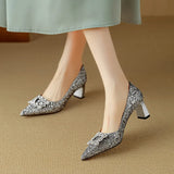 Glitter Pumps met kristallen gesp en comfortabele blokhak
