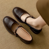 Leren bandschoenen met gesp en klassieke uitstraling