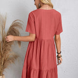 Esme | Zomerjurk met V-hals en speelse ruches voor elegante dagen