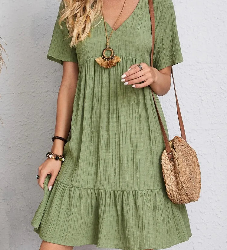 Esme | Zomerjurk met V-hals en speelse ruches voor elegante dagen