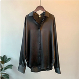 Dani | Satijnen blouse met luxe glans en tijdloze elegantie