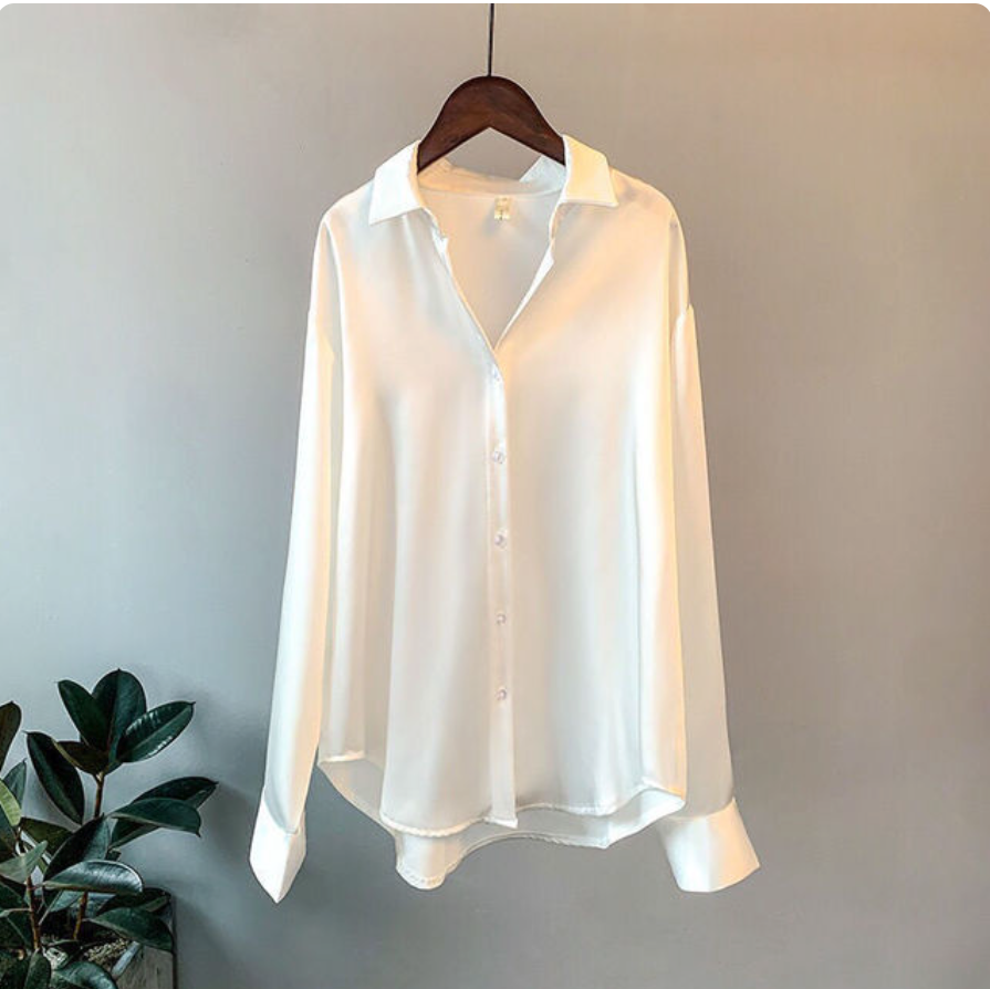 Dani | Satijnen blouse met luxe glans en tijdloze elegantie