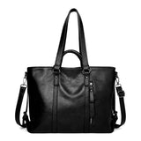 Karina | Ruime Leren Tas met Tijdloze Elegantie en Praktische Indeling