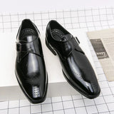 Klassieke herenschoenen met monk strap en geperforeerde details