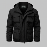 Winterjas met militaire details en weerbestendige afwerking
