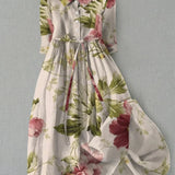 Bloemenjurk met elegante snit en luchtige stof