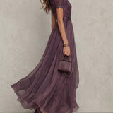 Fabiola | Paarse chiffon maxi-jurk met kanten details