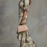 Valentina | Groene asymmetrische maxi-jurk met bloemenprint en ruches