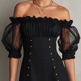 Adela Vestido Mini Negro con Escote Bardot, Mangas Abullonadas y Tachuelas