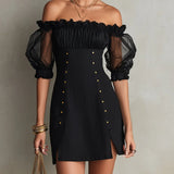 Adela Vestido Mini Negro con Escote Bardot, Mangas Abullonadas y Tachuelas