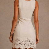 Adara Vestido Mini Color Marfil de Encaje Calado con Escote en V