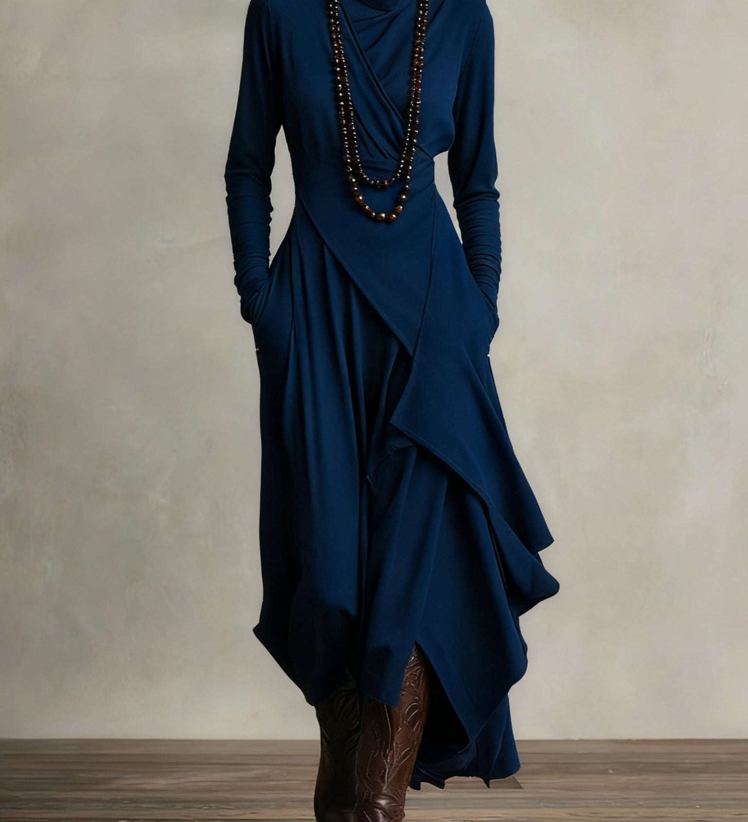 Maxi jurk met hoge hals en bohemien elegantie in paars